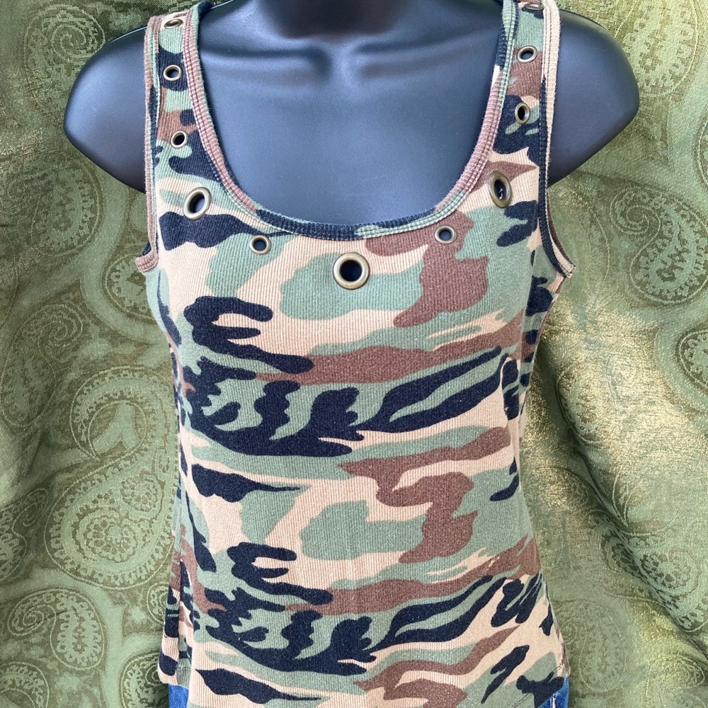 CAMO TANK WITH GROMMETS